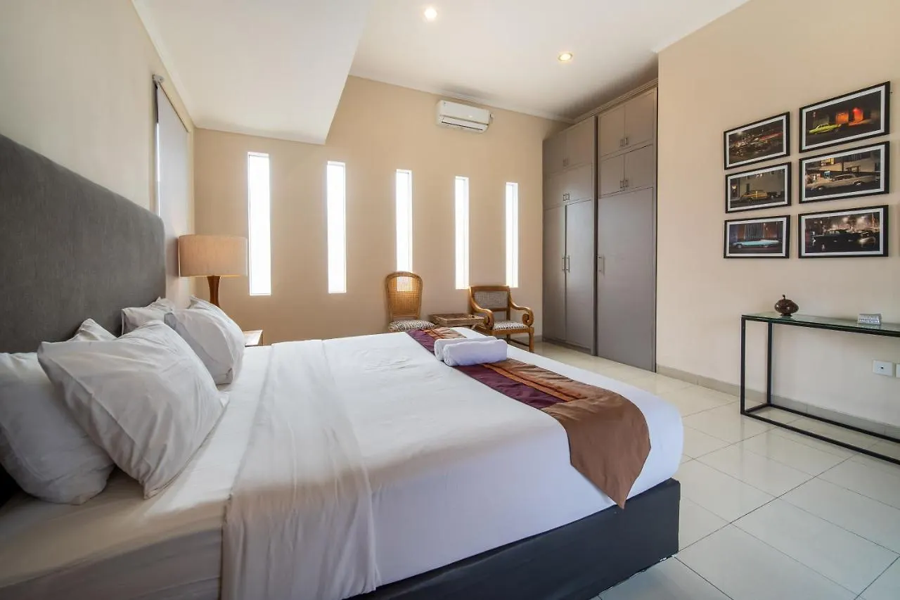 Villa Kinawa Seminyak  スミニャック